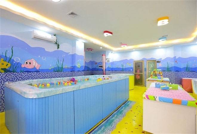 婴幼儿游泳中心