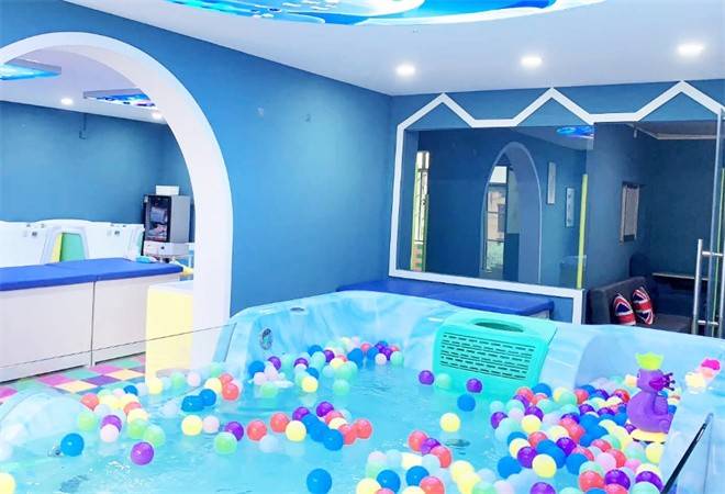 婴儿水育馆