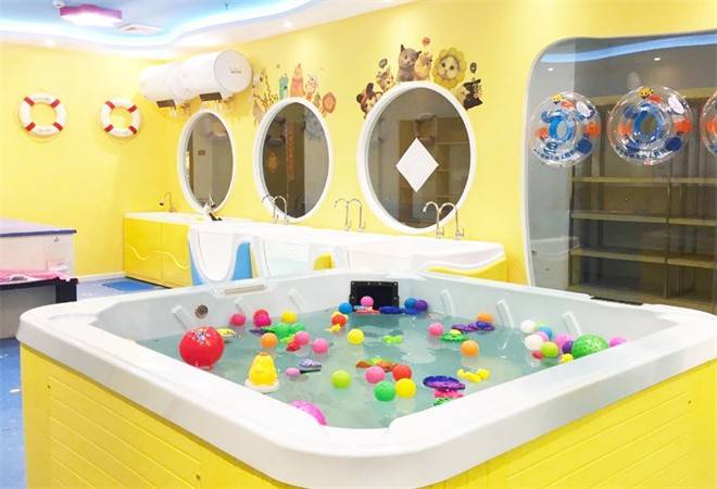 婴儿水育馆