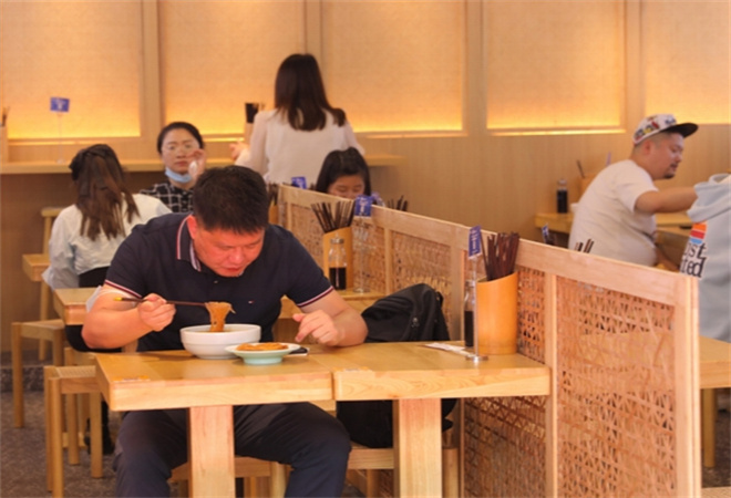 章幺幺肥肠粉加盟