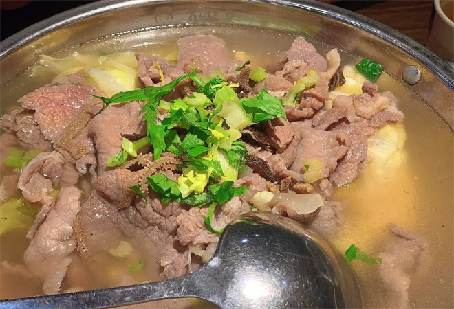炊大妈跷脚牛肉