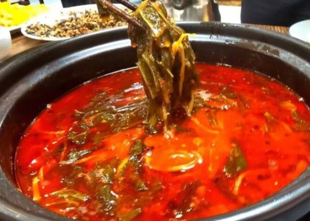 鸿福酸菜牛肉火锅