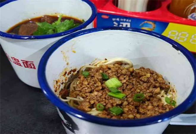 袁崽儿盅盅面