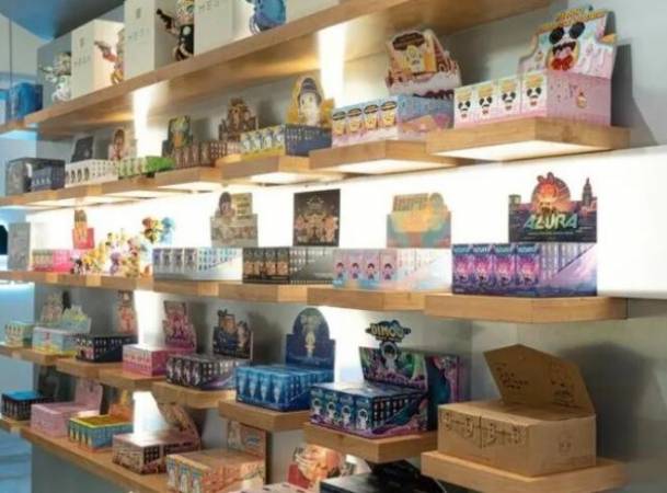 潮玩盲盒店