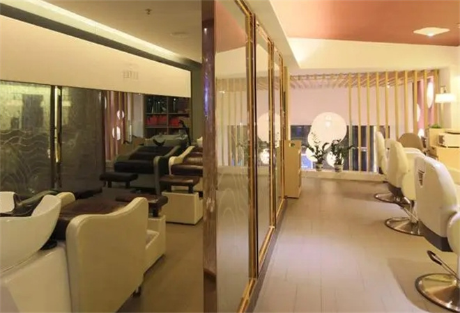 鴻姜養(yǎng)發(fā)館加盟