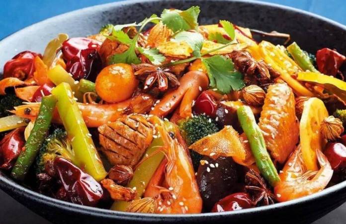 露缘巴蜀风味麻辣香锅