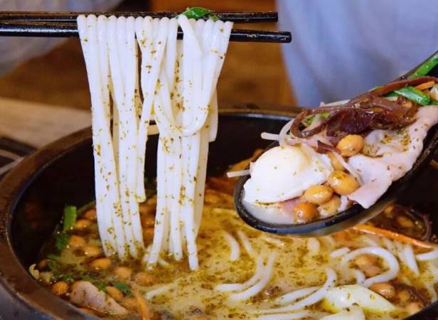 牛宴派酸菜牛肥牛米线