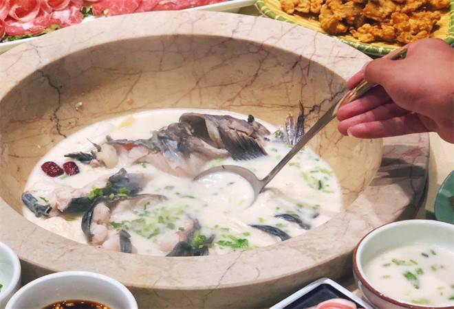 九溪蒸汽石锅鱼