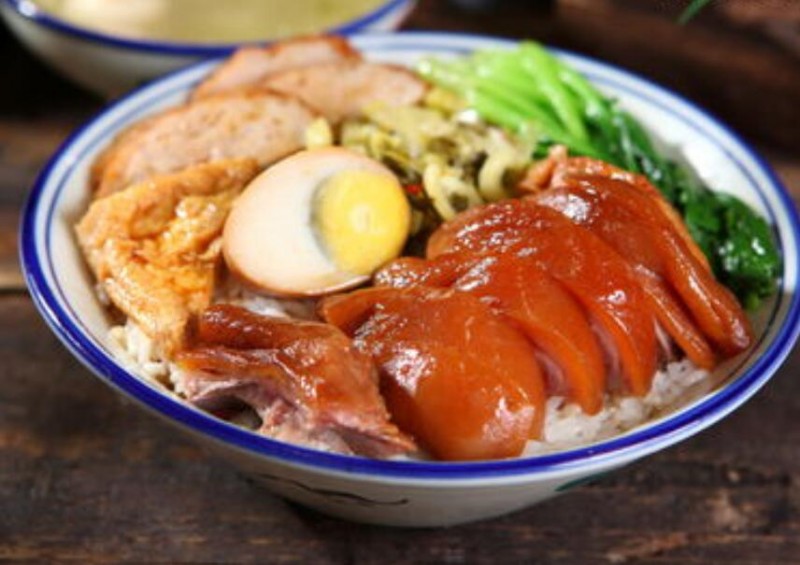 胖鲜生卤汁猪脚饭