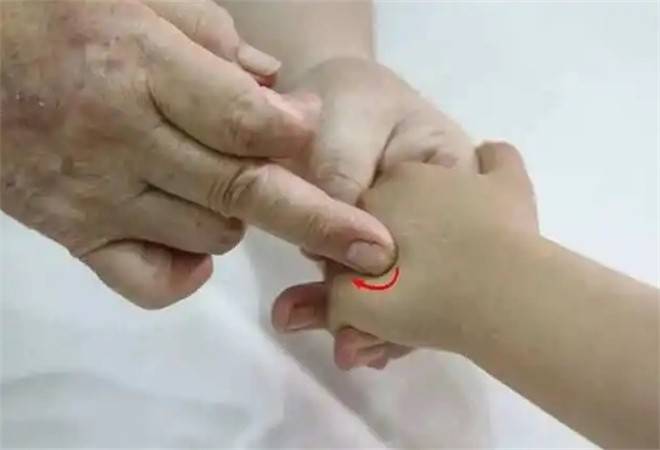 爱幼堂小儿推拿