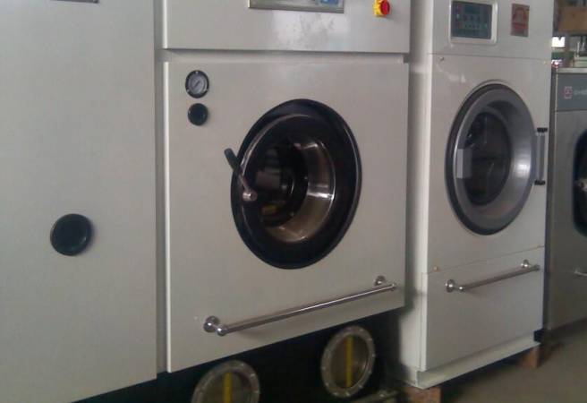 无人自助洗衣店