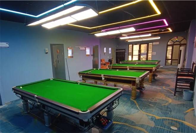 自助台球室