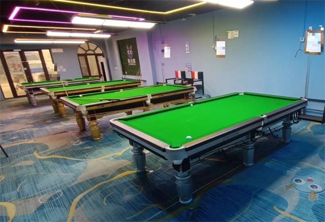 自助台球室