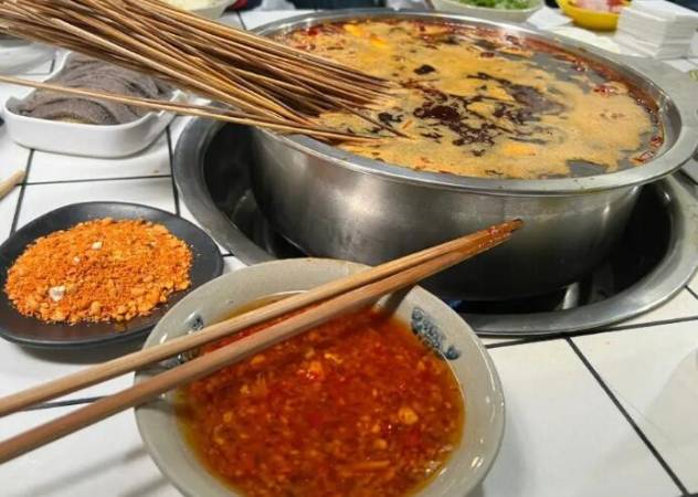 高记成都串串火锅