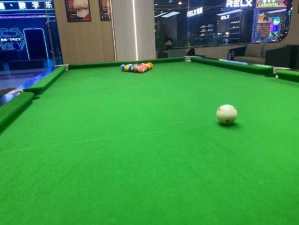 顶峰台球俱乐部