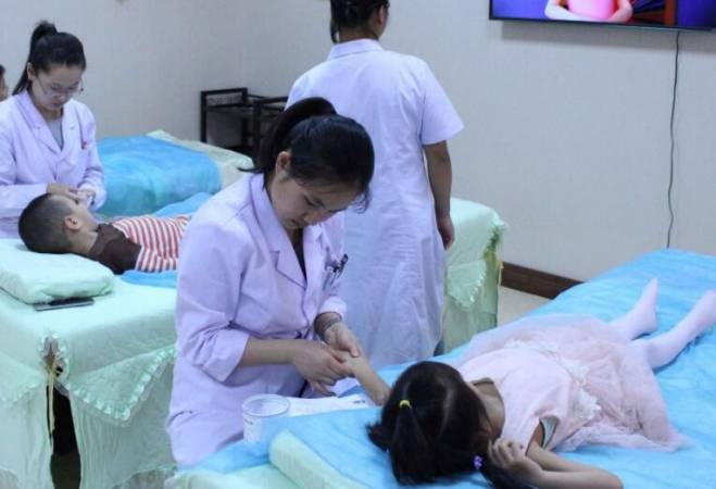 儿童推拿培训中心