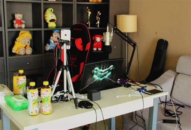 芸舟游戏直播工作室