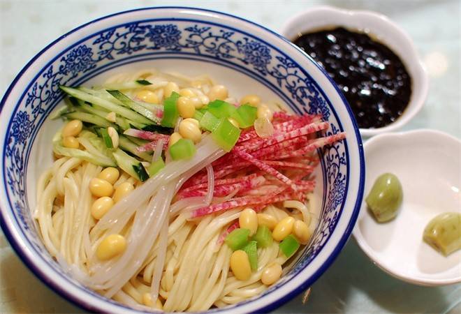 北京正宗炸酱面