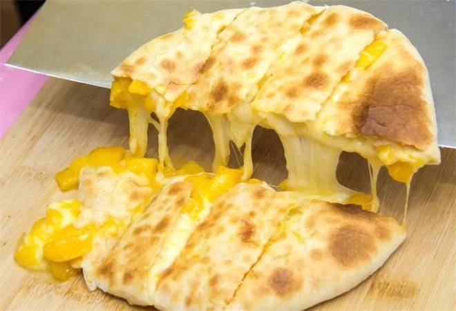 爆浆榴莲芝士饼