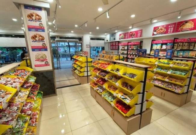 七只小狗零食店