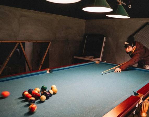 来捌24h自助台球