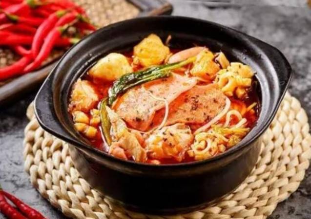 沙锅麻辣烫