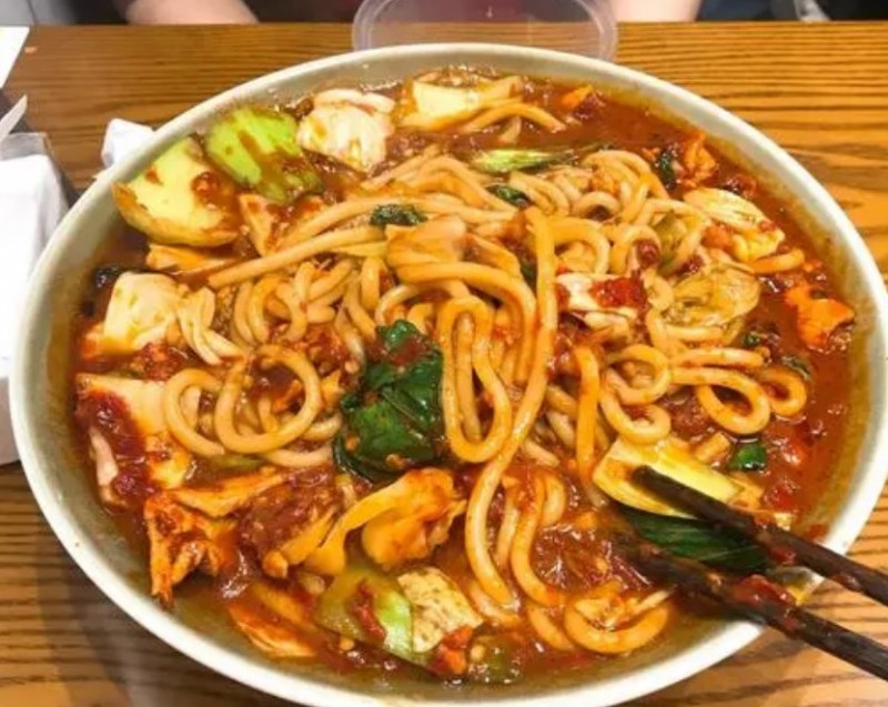 青花娘子新疆炒米粉