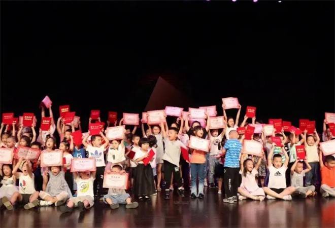 蝌蚪蓝鲸绘本馆