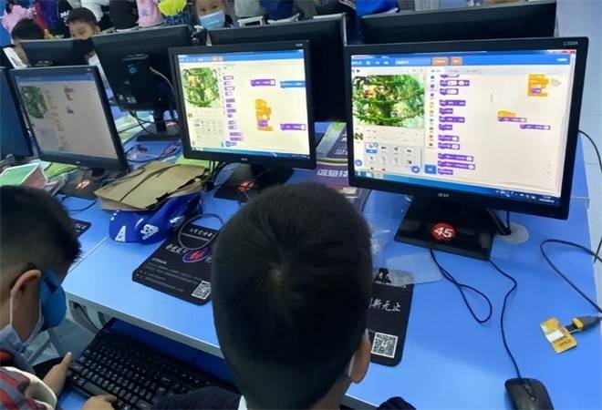 源码熊少儿编程