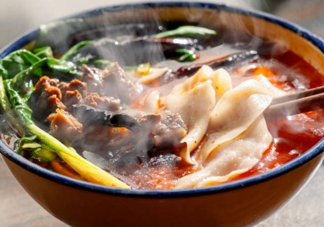 刘八两牛肉板面