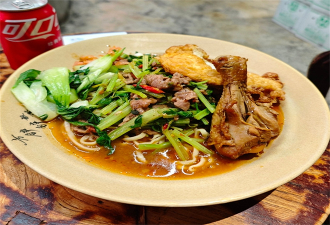 方铲铲成都板凳面