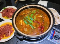 酸菜牛肉火锅