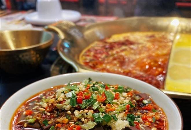 玺發發串串火锅馆