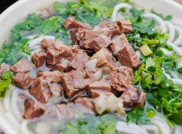 禄广门贵州原汤牛肉粉