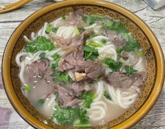 禄广门贵州原汤牛肉粉