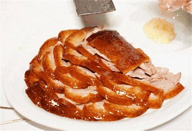 食夫指手撕烤鸭