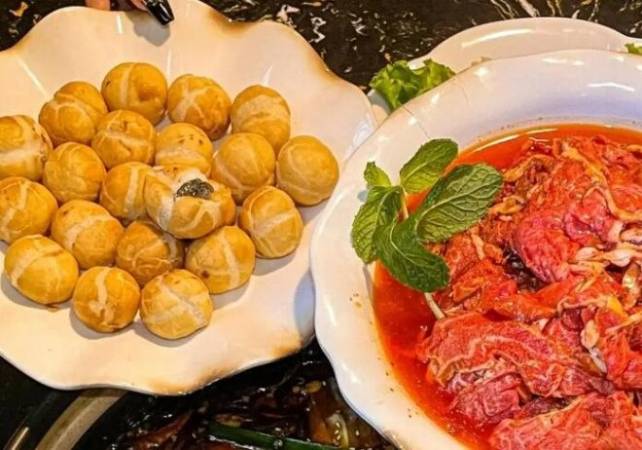 喃妹云南酸菜牛肉火锅