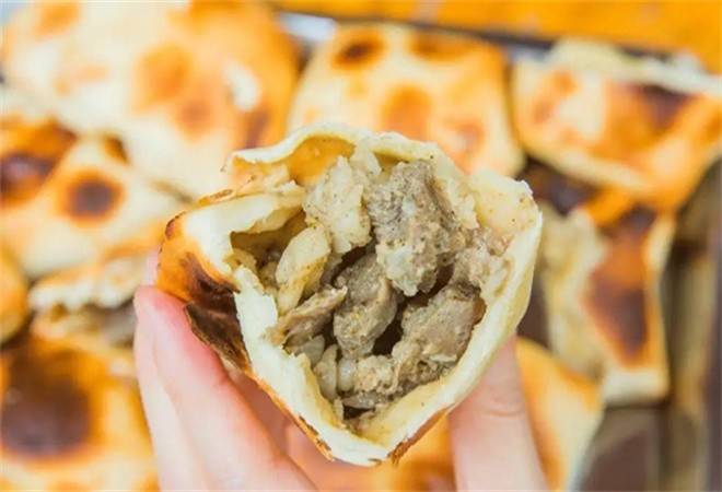 炉见新疆烤包子