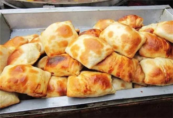 炉见新疆烤包子