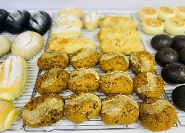 原麦时光蛋糕面包