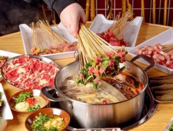 山城老泡鲜切牛肉串串