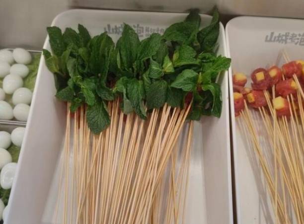 山城老泡鲜切牛肉串串