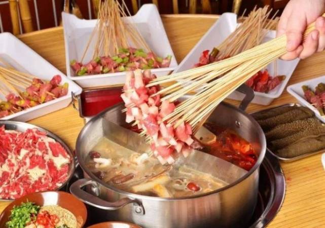 山城老泡鲜切牛肉串串