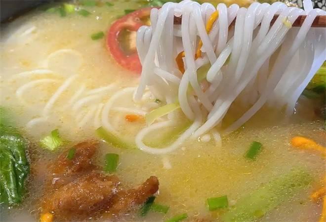 宫大嫂云南过桥米线