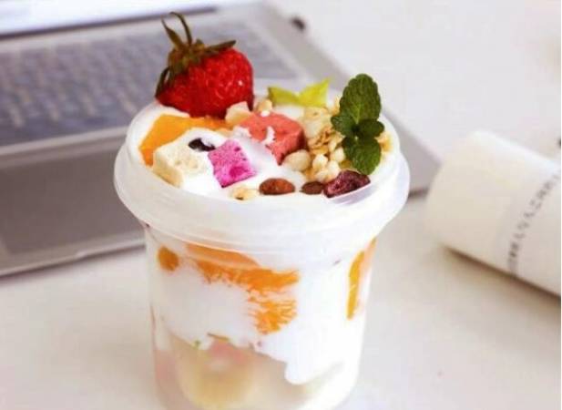 乐悠格鲜果酸奶