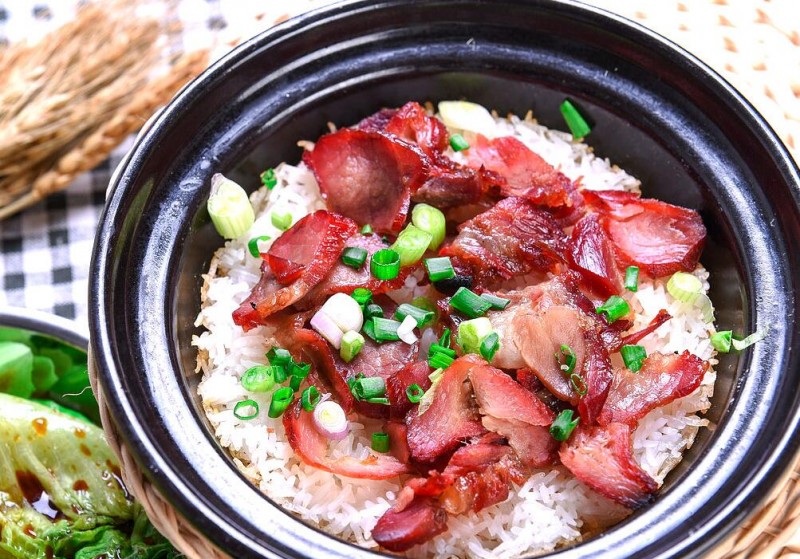 吳小范煲仔飯砂鍋菜