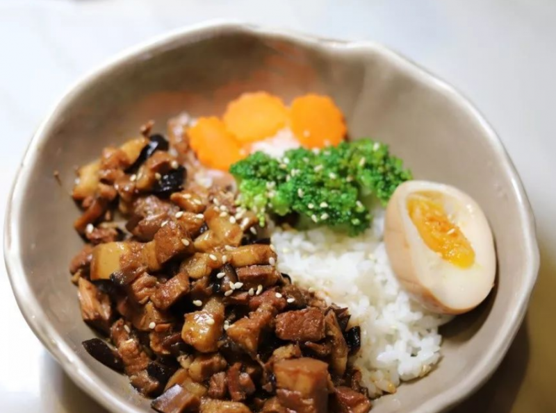 魯阿鹵招牌鹵肉飯加盟