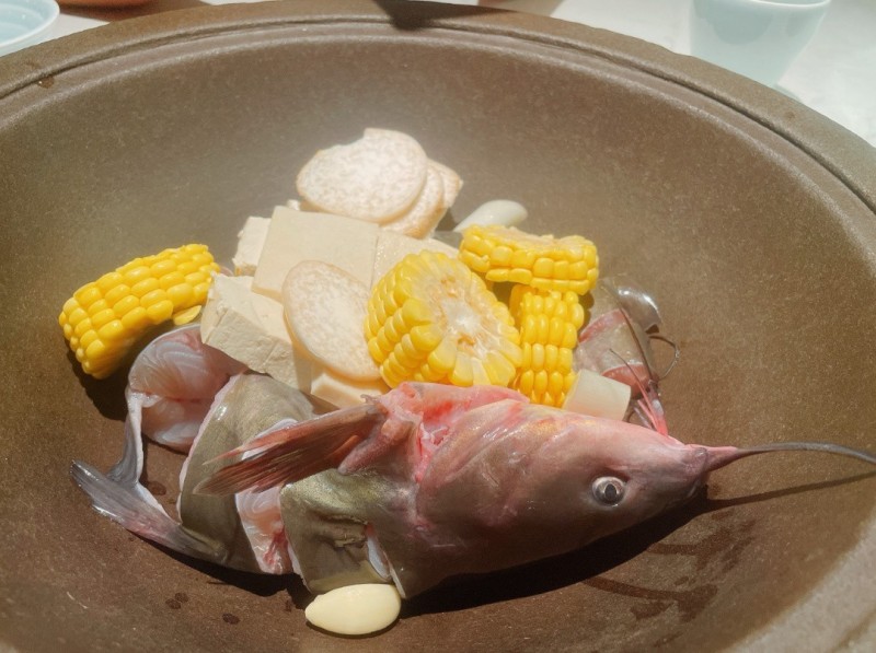 鱼翻天豆腐石锅鱼