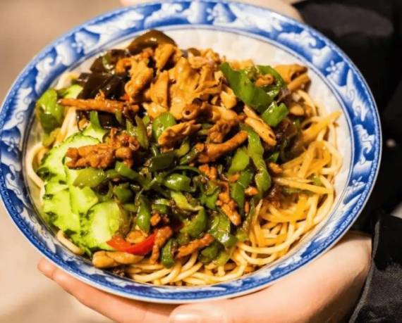 四两金滋味面馆