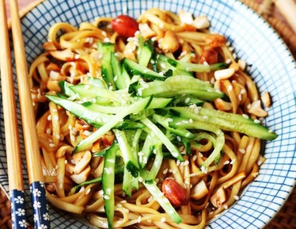 四两金滋味面馆